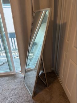 Floor standing mirror