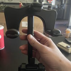 CAR PHONE HOLDER