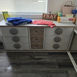 Dresser