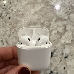 Apple AirPods 1st Generation Bluetooth Headphones/Earbuds 