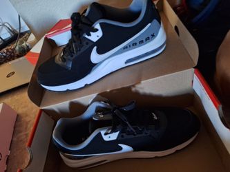 White/black  air max nike size 11