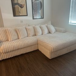 Yetti couch 