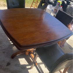 Table With 3 Chairs 