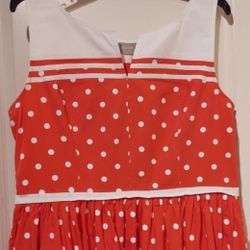  CORAL RED AND WHITE POLKA DOT DRESS 👗
SIZE 16 /XLARGE 