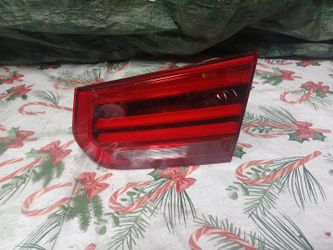 2016-18 BMW 3 Series Right Trunk Light
