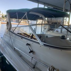 2000 Regal 2860 Commodore