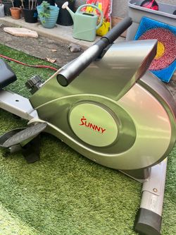 Sunny health and fitness/ Dual rail rowing machine