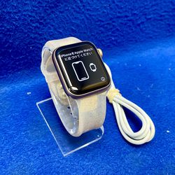 Apple A2353 SE 40mm Watch w/Charger (Crack on Back) 11047261