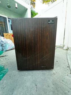 Absocold Mini Fridge Wood Grain Finish