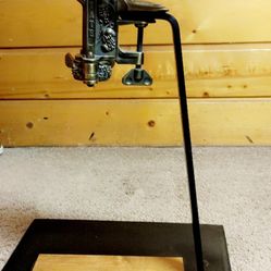 Antique counter-mount corkscrew machine