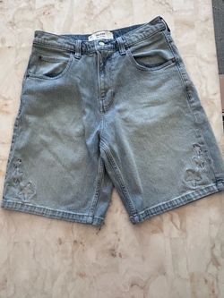 Hollister baggy denim shorts with star embroidery Light Wash Size 31