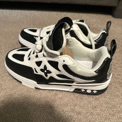 Lv Sneakers Size 44