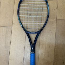 Yonex ezone 100 2022, grip size 4-1/4