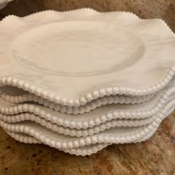Ruffles Plastic White Plates 2 Sizes 9” & 11”