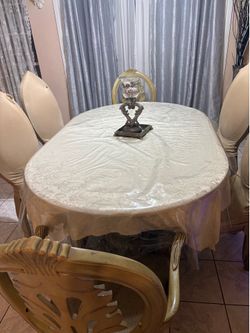 Mesa y sillas