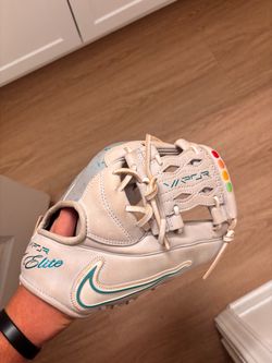 Nike Vapor Elite “Nike Mag” glove