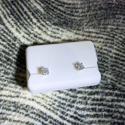 100$ Retail Sterling Silver Moissanite Earrings .25 Ctw PASSES DIAMOND TESTER!
