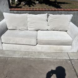 Free Delivery* Love Sofa Couch