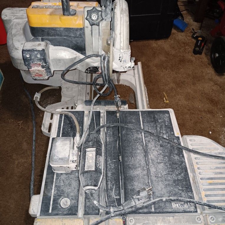 Dewalt 10in Tile Saw