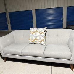 FREE DELIVERY 🚚🚛🚚 Beautiful MCM  Couch