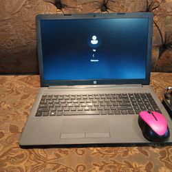 Laptop HP -15-255 G7-AMD-A6-8GB Ram-128gb HD SSD Solid-Go-od For Stud-ents.