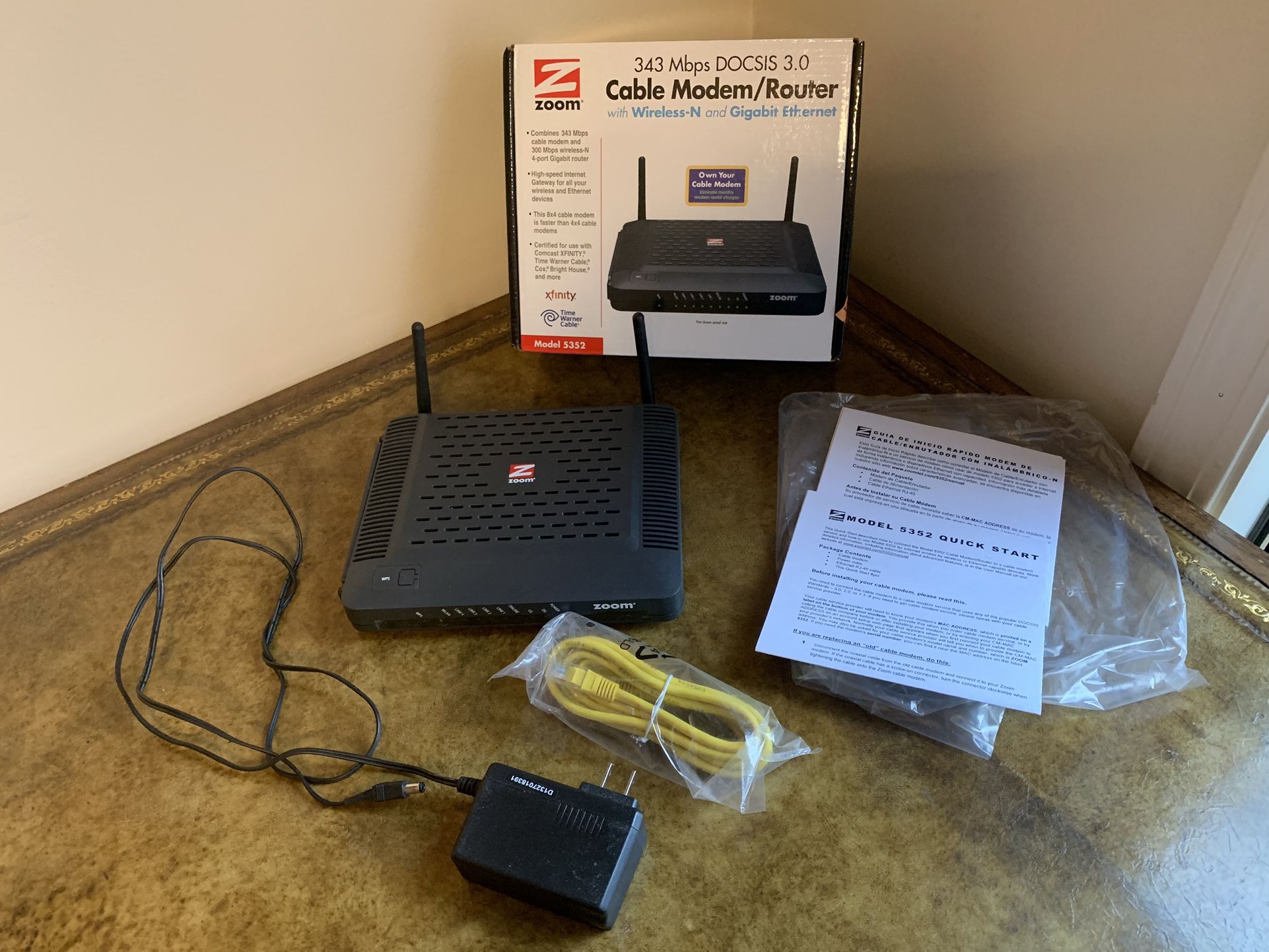 Modem + Wireless-N Router ZOOM 5352 DOCSIS 3.0