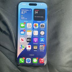 iPad 10th Generation Cellular + iPhone 16 Pro Max