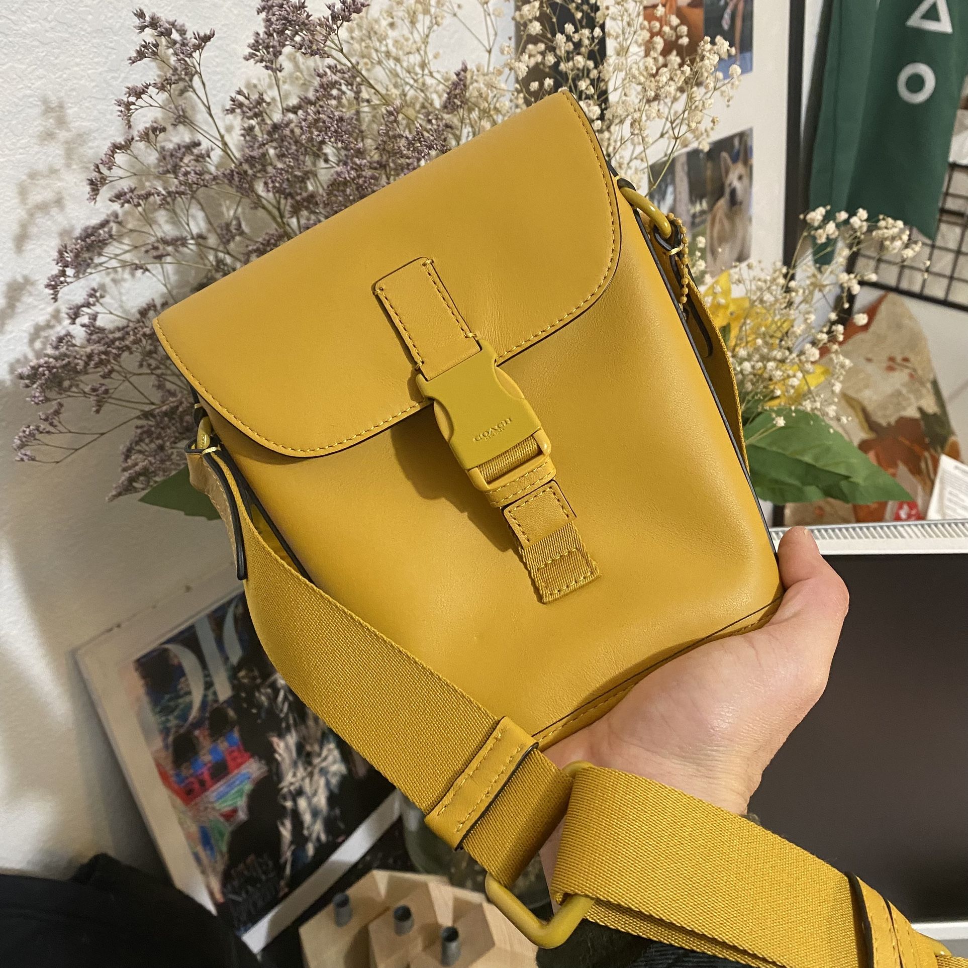 Coach Heart Crossbody Bag for Sale in Los Angeles, CA - OfferUp