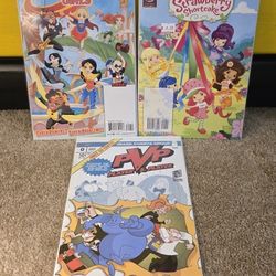 DC SuperHero Girls Comic Books Bundle
