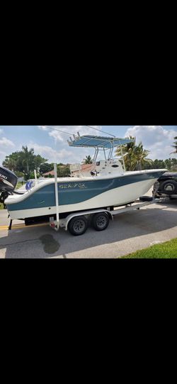 Sea fox 2007.  256.  susuki 250. Full Aluminum trailer.