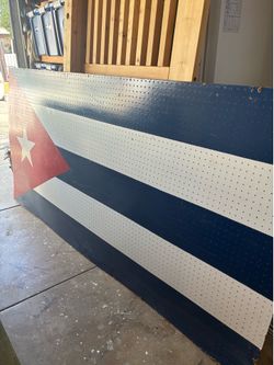 Cuban flag on peg board