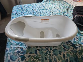 Baby bathtub