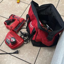 Milwaukee Stapler 3/8crown