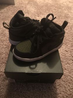 Jordan 1 mid