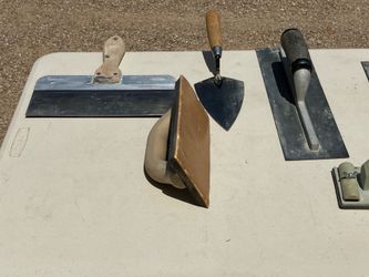 Hand tools for concrete - drywall - plastering
