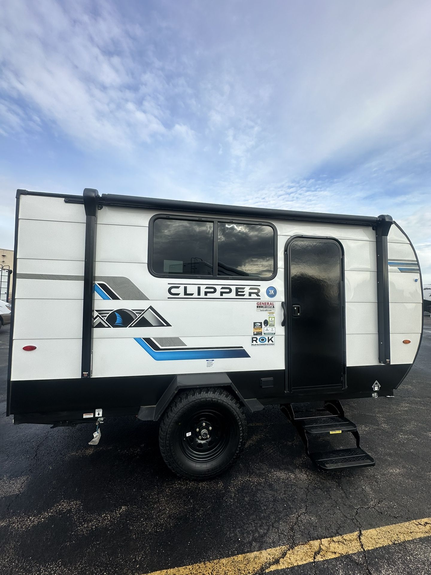 2025 CLIPPER 1200 ROK Camper W Outdoor Kitchen 