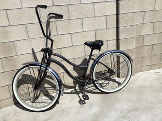 26” Cruiser Lowrider Bike For Womens Excellent Condition All The Parts is New Only The Frame Is Used $185