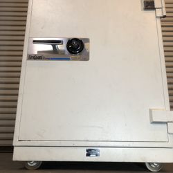 Schwab 125-1HR safe/vault