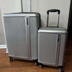 Samsonite luggage Set Of 2  