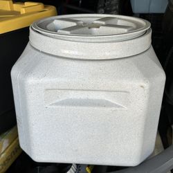 Heavy Dog Or Cat Food Waterproof Container