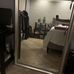 Room Mirror