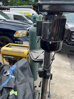 Klutch Drill Press 17” 1 hp great condition working perfect selling cheap come see
