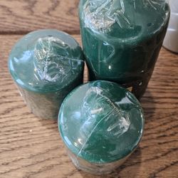 Garden Ridge Green Pine-Scented Decorative Pillar Candles – Set of 4, 4-inch (10 cm)

