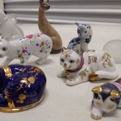 Franklin Mint Curio cabinet Collection Porcelain Cats Set Of 8 Figures. Make An Offer