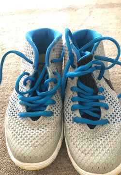 Nike Kyrie Basketball Youth Size 1Y
