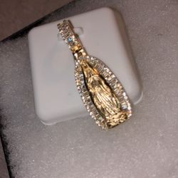 925 Silver Gold Plated Mary Pendant With Moissanite