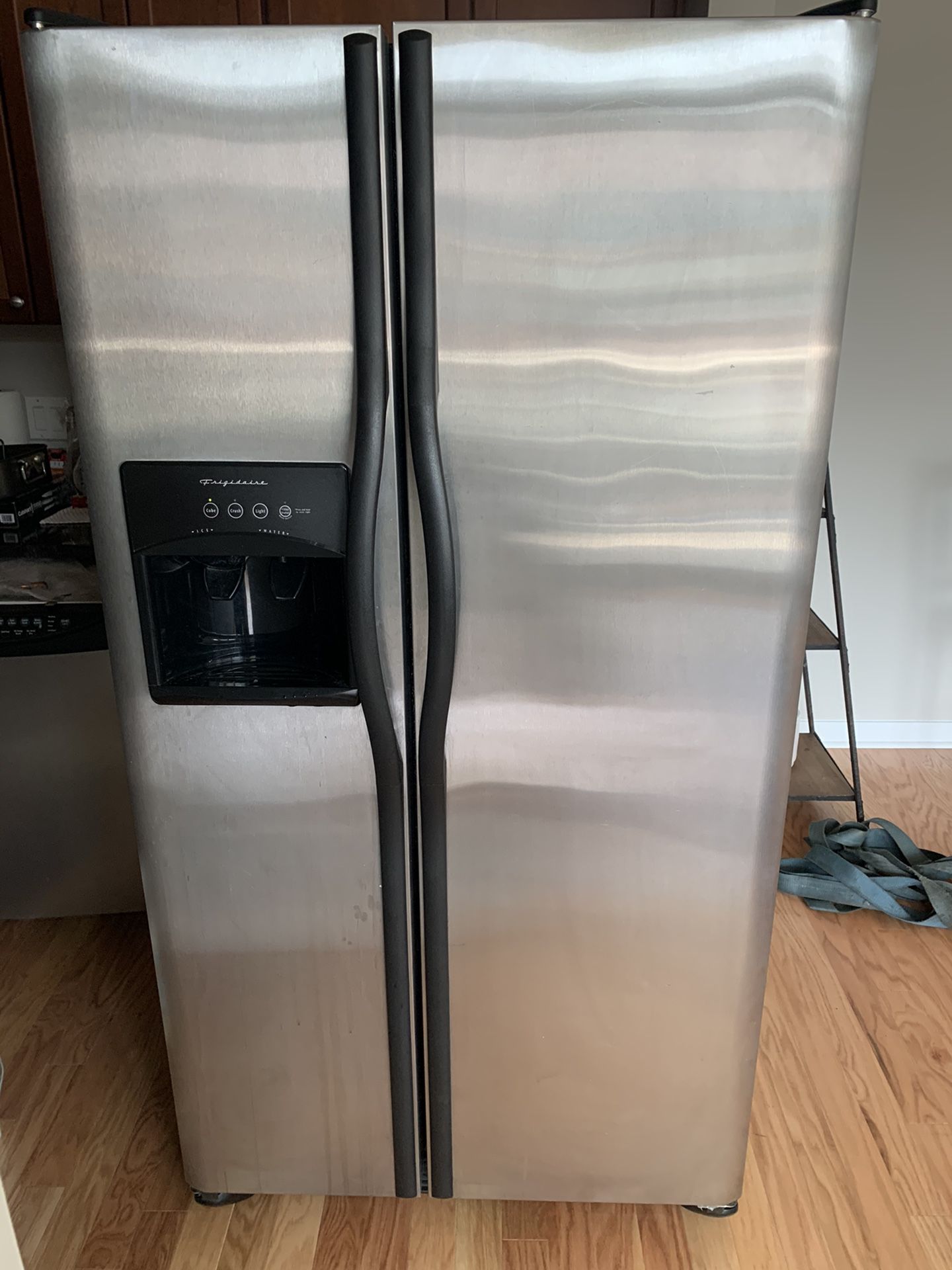 Frigidaire fridge and Gas Range $750