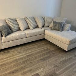 2PC GREY SECTIONAL 