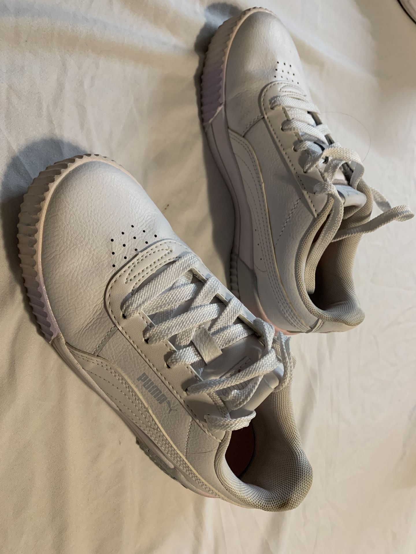 Puma White Sneakers with Streamlined Design and Mesh Upper