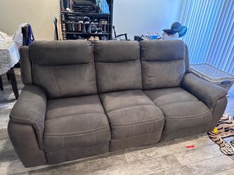 Reclining sofa and reclining chair
